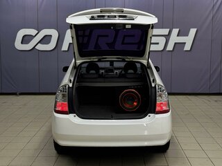 2010 Toyota Prius JDM II Рестайлинг (XW20), белый, 749000 рублей, вид 5