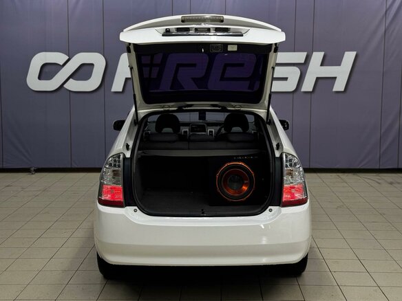 2010 Toyota Prius JDM II Рестайлинг (XW20), белый, 749000 рублей - вид 4