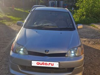 2002 Toyota Platz, серый, 395000 рублей, вид 2