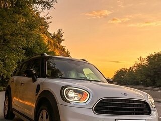 2020 Mini Countryman Cooper II Рестайлинг, белый, 3500000 рублей, вид 2