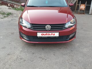 2016 Volkswagen Polo V Рестайлинг, красный, 940000 рублей, вид 1