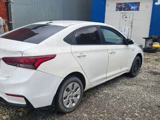 2018 Hyundai Solaris II, белый, 532000 рублей, вид 4
