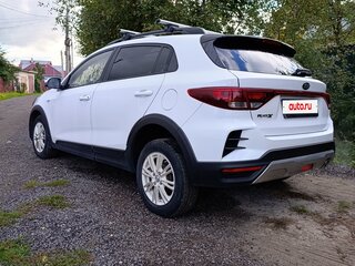 2021 Kia Rio X IV Рестайлинг, белый, 1650000 рублей, вид 3