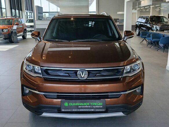 2019 Changan CS35 Plus I, коричневый - вид 2