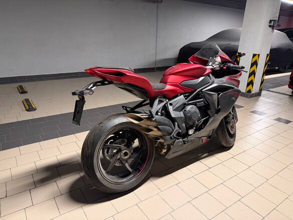2022 MV Agusta F3 800, красный, 3100000 рублей - вид 1