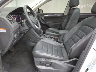 2023 Volkswagen Tiguan II Рестайлинг, белый, 2699017 рублей, вид 5