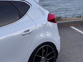 2017 Kia Ceed II Рестайлинг, белый, 1500000 рублей, вид 5