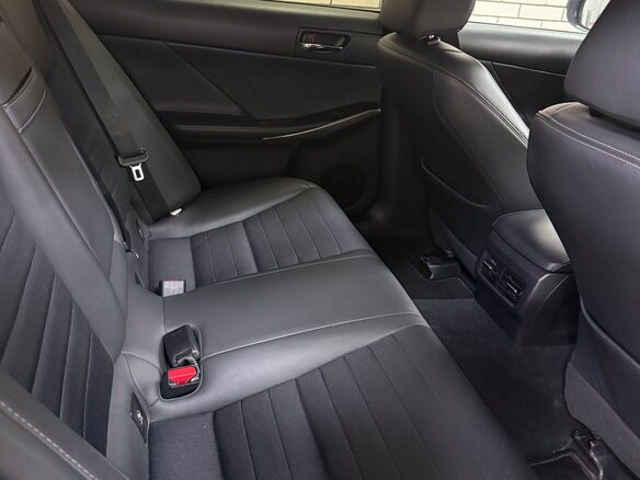 2014 Lexus IS 250 III, белый, 2360000 рублей - вид 9