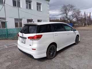 2010 Toyota Wish II, белый, 1325000 рублей, вид 3