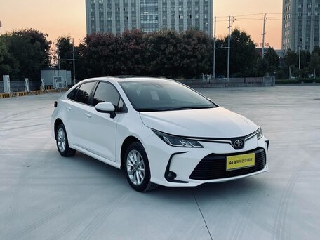 2023 Toyota Corolla Sporty XII (E210) Рестайлинг, белый, 1599000 рублей, вид 3
