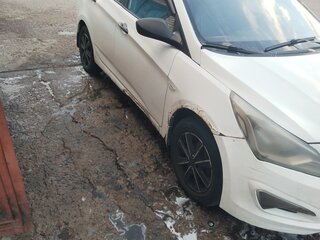 2015 Hyundai Solaris I Рестайлинг, белый, 420000 рублей, вид 5