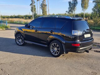 2010 Mitsubishi Outlander II Рестайлинг, чёрный, 1400000 рублей, вид 5