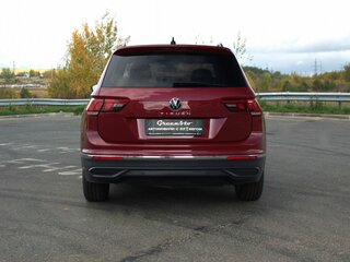 2021 Volkswagen Tiguan II Рестайлинг, красный, 1945000 рублей, вид 4