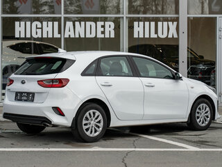 2021 Kia Ceed III, белый, 1650000 рублей, вид 3