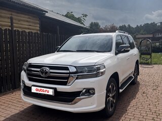 2019 Toyota Land Cruiser 200 Series Рестайлинг 2, белый, 9550000 рублей, вид 1