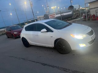 2010 Opel Astra J, белый, 390000 рублей, вид 3