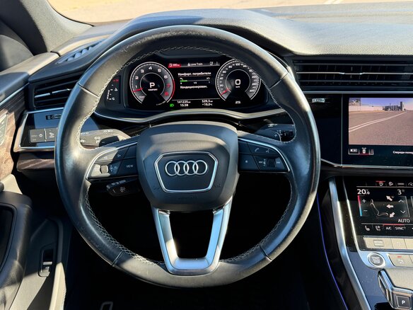 2021 Audi Q8 55 TFSI I (4M), белый, 4350000 рублей - вид 15