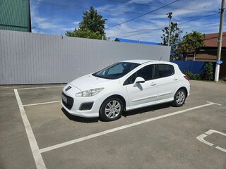2011 Peugeot 308 I Рестайлинг, белый, 550000 рублей, вид 4