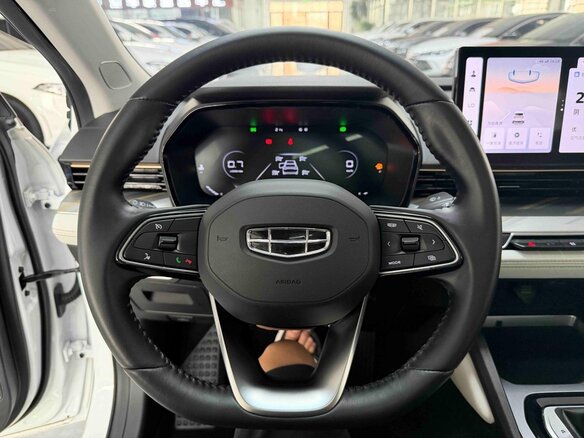 2022 Geely Emgrand L I, белый - вид 11