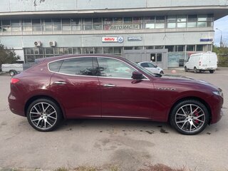 2017 Maserati Levante S I, красный, 3700000 рублей, вид 3