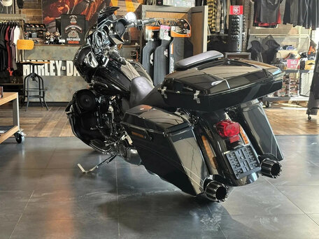 2012 Harley-Davidson CVO Street Glide, чёрный, 1770000 рублей, вид 4