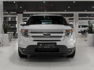 2015 Ford Explorer V, белый, 2150000 рублей, вид 3