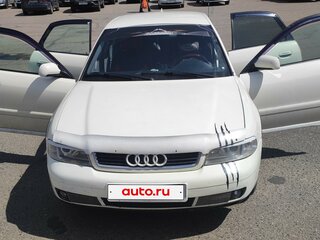 2000 Audi A4 I (B5) Рестайлинг, белый, 300000 рублей, вид 2