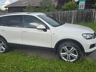 2011 Volkswagen Touareg II, белый, 2300000 рублей, вид 2
