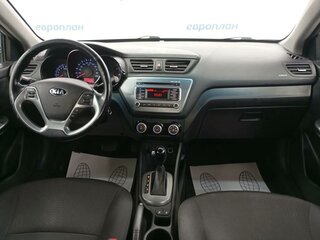 2017 Kia Rio III Рестайлинг, серебристый, 1074000 рублей, вид 5