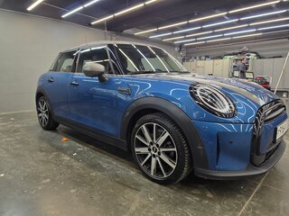 2022 Mini Hatch Cooper III (F55/F56) Рестайлинг 2, синий, 3000000 рублей, вид 4