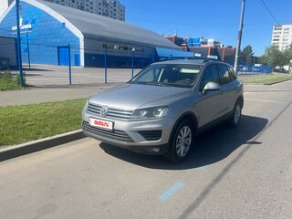2016 Volkswagen Touareg II Рестайлинг, серебристый, 1800000 рублей, вид 1