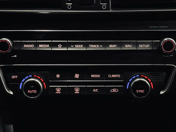 2018 Kia Optima IV Рестайлинг, коричневый, 1750000 рублей - вид 17