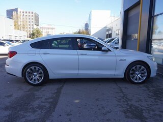 2014 BMW 5 серии Gran Turismo 535i xDrive VI (F10/F11/F07) Рестайлинг, белый, 2100000 рублей, вид 4