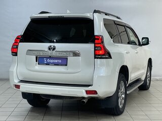 2019 Toyota Land Cruiser Prado 150 Series Рестайлинг 2, белый, 4599000 рублей, вид 5