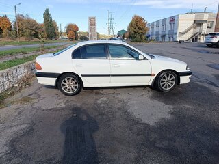 1998 Toyota Avensis I, белый, 310000 рублей, вид 3