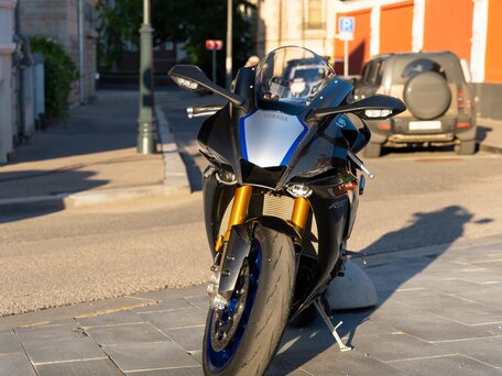2021 Yamaha YZF-R1M, чёрный, 2375000 рублей, вид 4