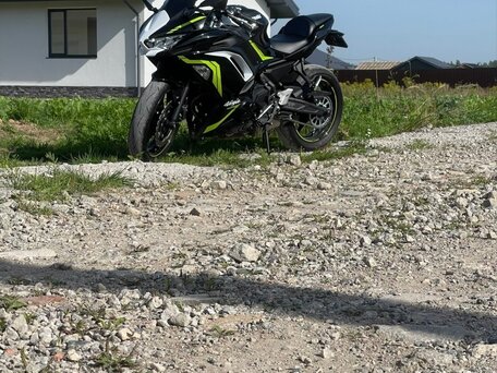 2021 Kawasaki Ninja 650, чёрный, 1030000 рублей, вид 3