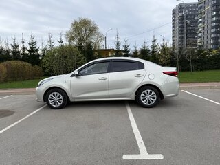2018 Kia Rio IV, бежевый, 1550000 рублей, вид 4