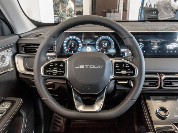 2026 Jetour X70+ I Рестайлинг, чёрный, 3399000 рублей - вид 9