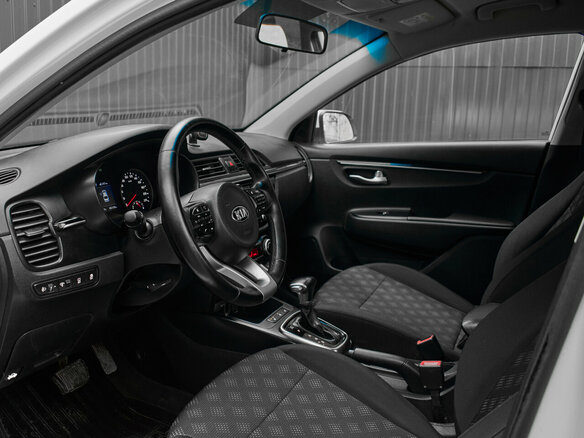2017 Kia Rio IV, белый, 1160000 рублей - вид 9