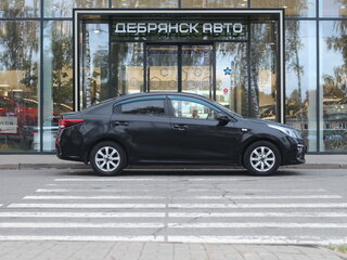 2018 Kia Rio IV, чёрный, 1415000 рублей, вид 4