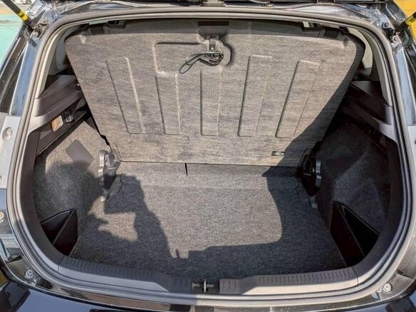 2017 Toyota Auris II Рестайлинг, чёрный - вид 19