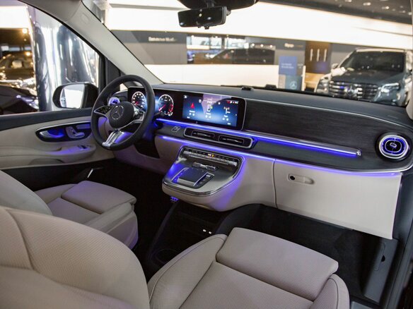 2026 Mercedes-Benz V-Класс 300 d экстра длинный III (W447) Рестайлинг 2, чёрный - вид 19