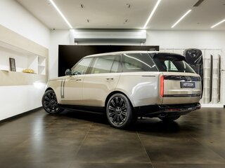 2026 Land Rover Range Rover P530 MHEV Long V, бежевый, 29990000 рублей, вид 4