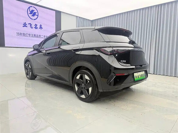 2026 BYD Dolphin 45.12 kWh I Рестайлинг, чёрный - вид 3