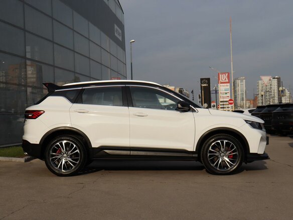 2024 Geely Coolray I, белый, 1920000 рублей - вид 3