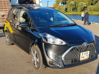 2020 Toyota Sienta II Рестайлинг, чёрный, 1370000 рублей, вид 1