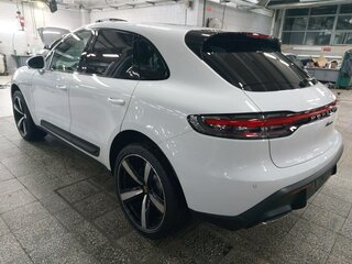 2025 Porsche Macan I Рестайлинг 2, белый, 9990000 рублей, вид 2