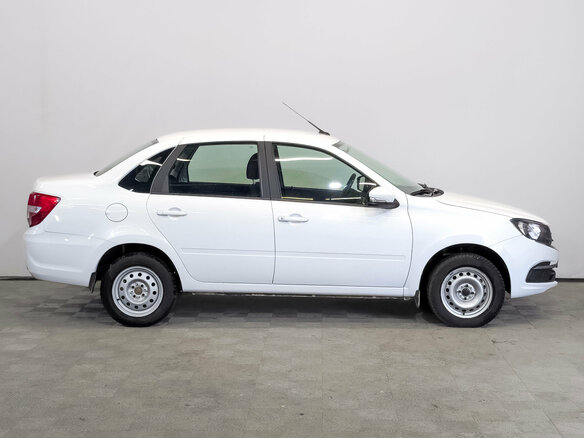 2024 Lada (ВАЗ) Granta I Рестайлинг, белый, 635000 рублей - вид 3