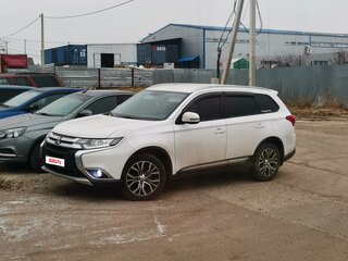 2016 Mitsubishi Outlander III Рестайлинг 2, белый, 2000000 рублей, вид 3